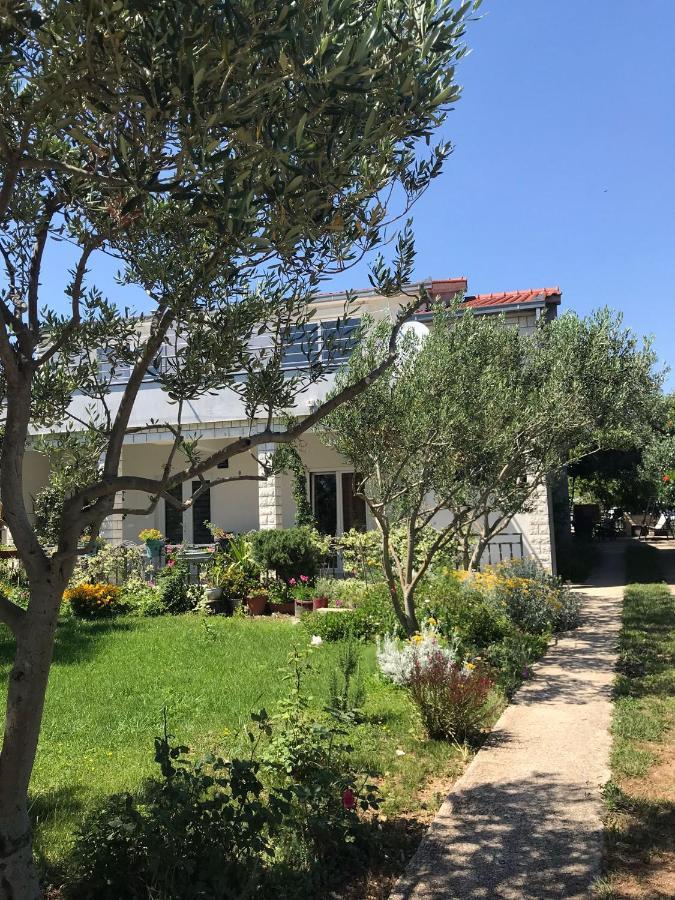 Hotel Soba Za Odmor P&E à Kaštel Štafilić Extérieur photo